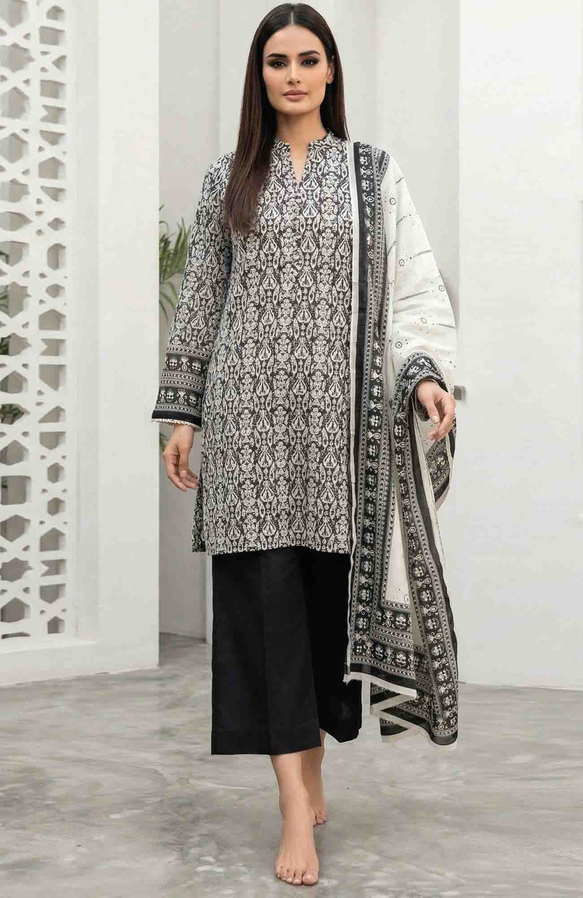 Black & White by Regalia Textile Unstitched Lawn Printed 3 Piece Suit  - RGLBLWTLP -01  Summer Collection