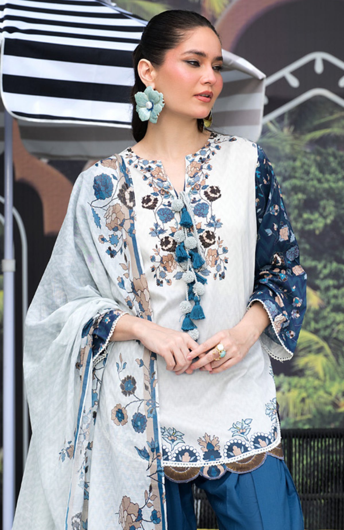 Luxury Printed Lawn By Regalia Unstitched  Lawn Printed 3 Piece Suit  - RGLASIBPRT-03- Ayka Bloom- Summer Collection