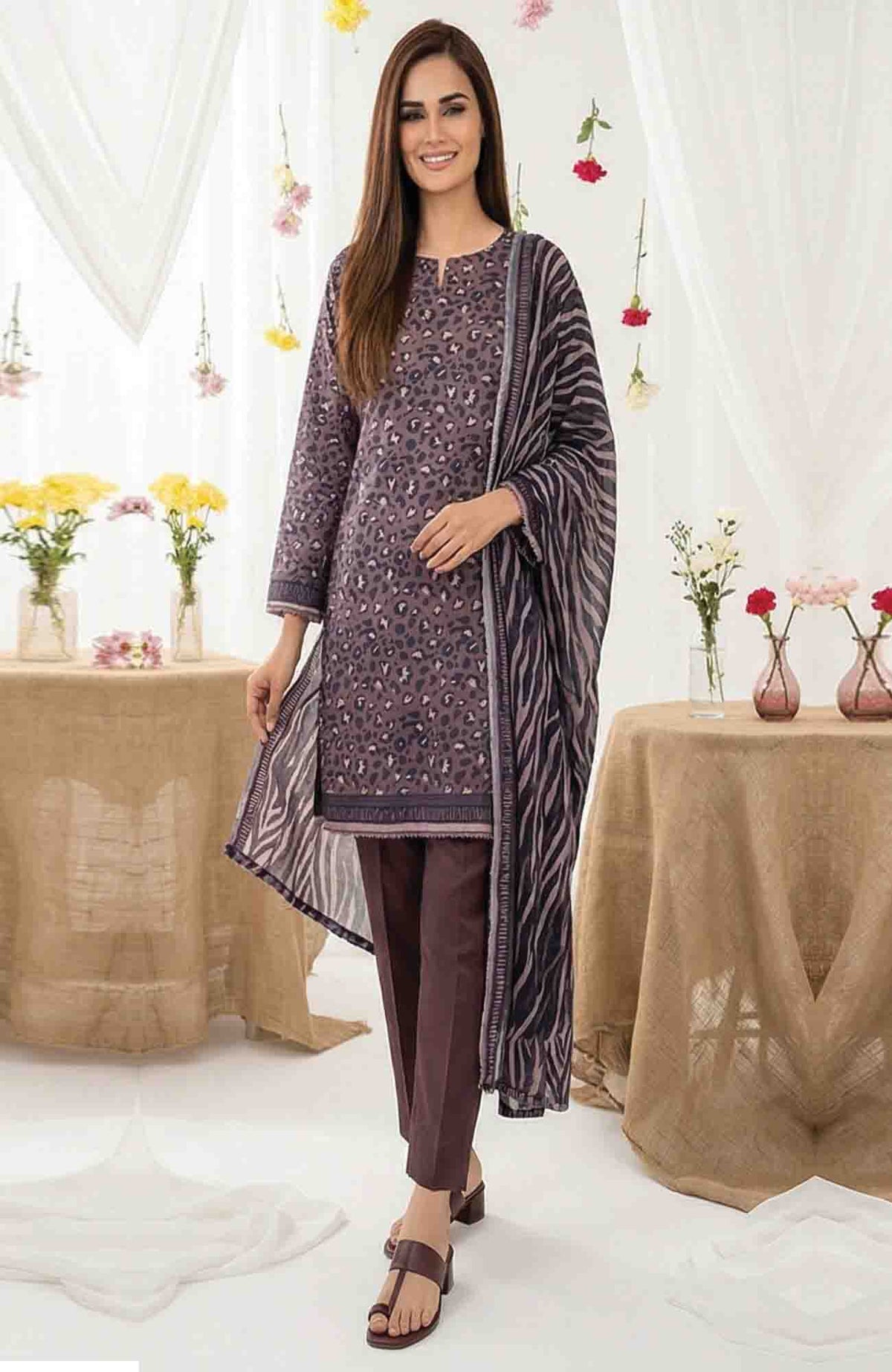 Salina Digital by Regalia Textile Unstitched Lawn Printed 3 Piece Suit  - SLDGRTPL-07- Summer Collection