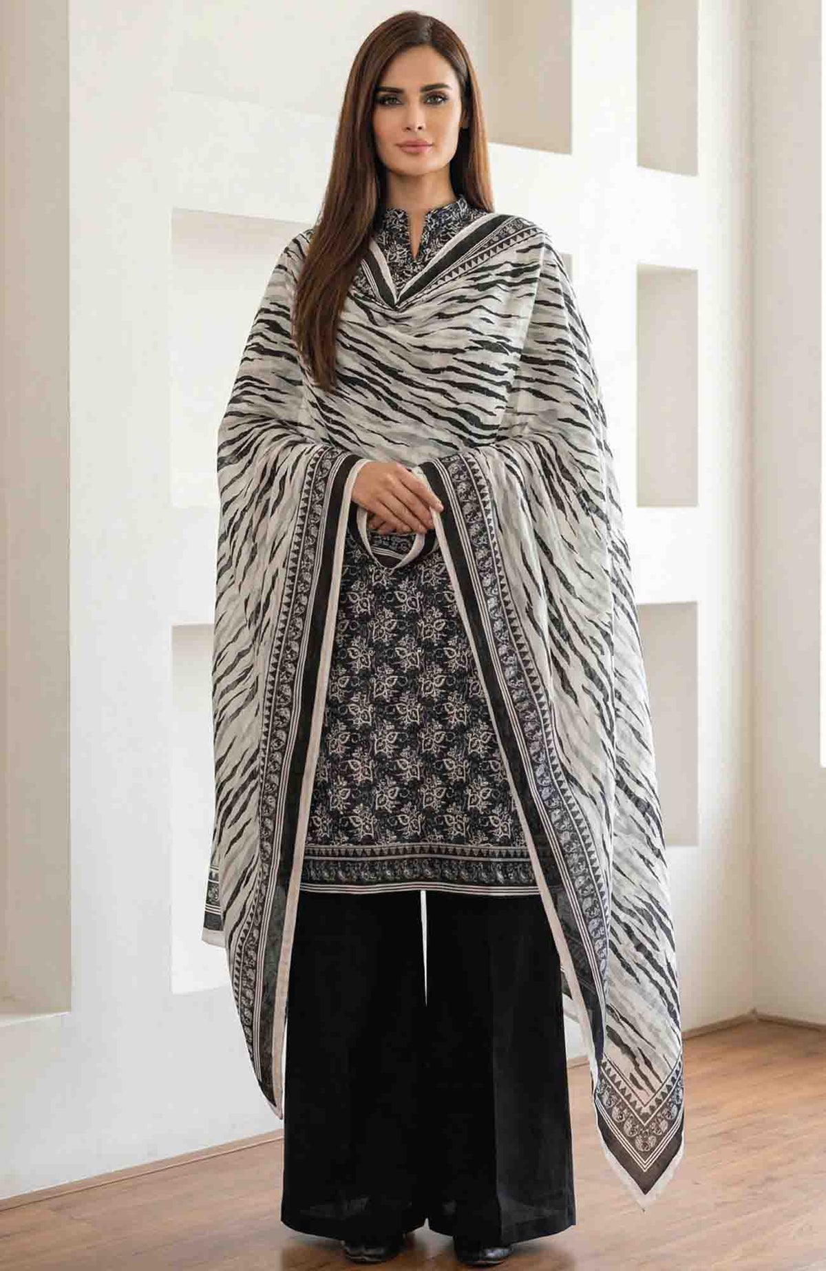 Black & White by Regalia Textile Unstitched Lawn Printed 3 Piece Suit  - RGLBLWTLP -07  Summer Collection