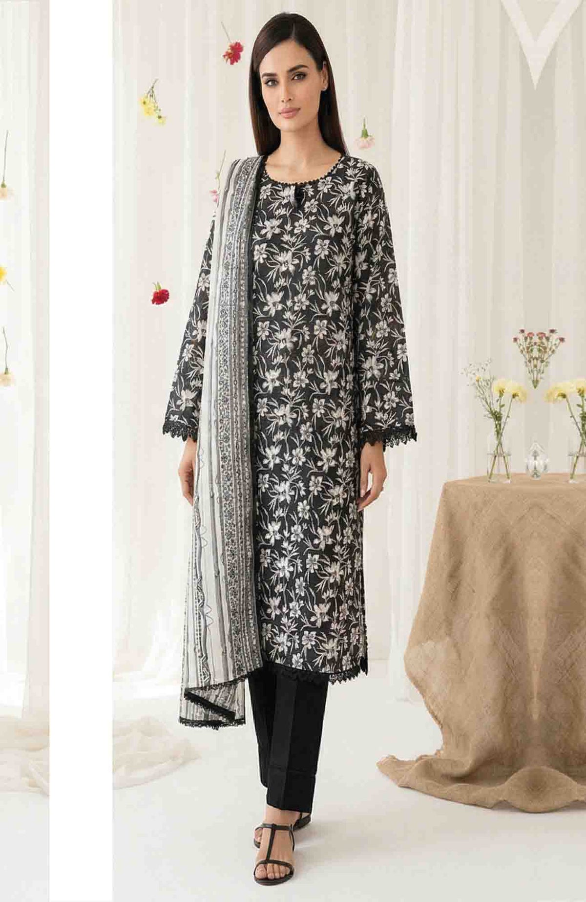 Salina Digital by Regalia Textile Unstitched Lawn Printed 3 Piece Suit  - SLDGRTPL-09- Summer Collection