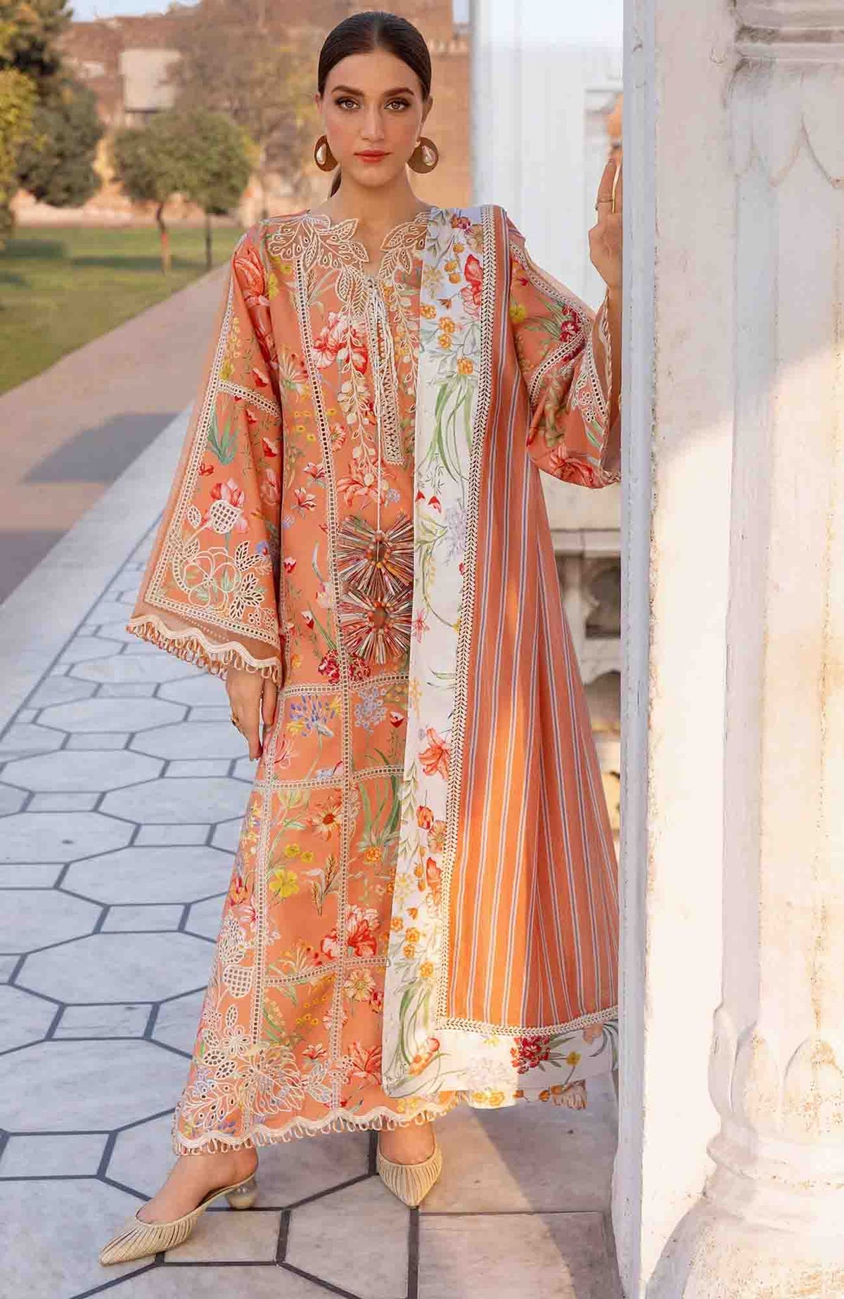 Flow Luxury by Crimson Unstitched Lawn Embroidered 3 Piece Suits -CRMFLXL-2A - Summer Dance -  Summer Collection