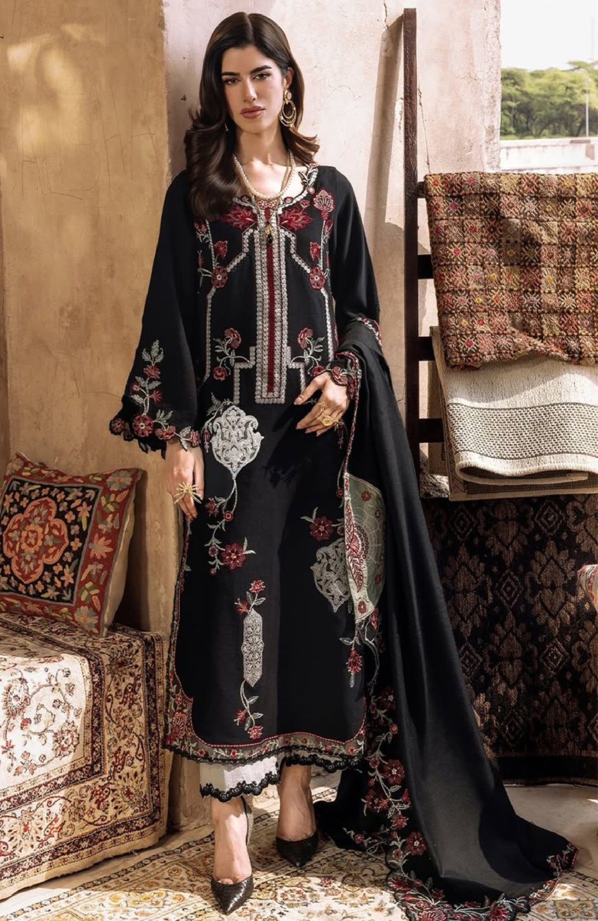 SAIRA SHAKIRA