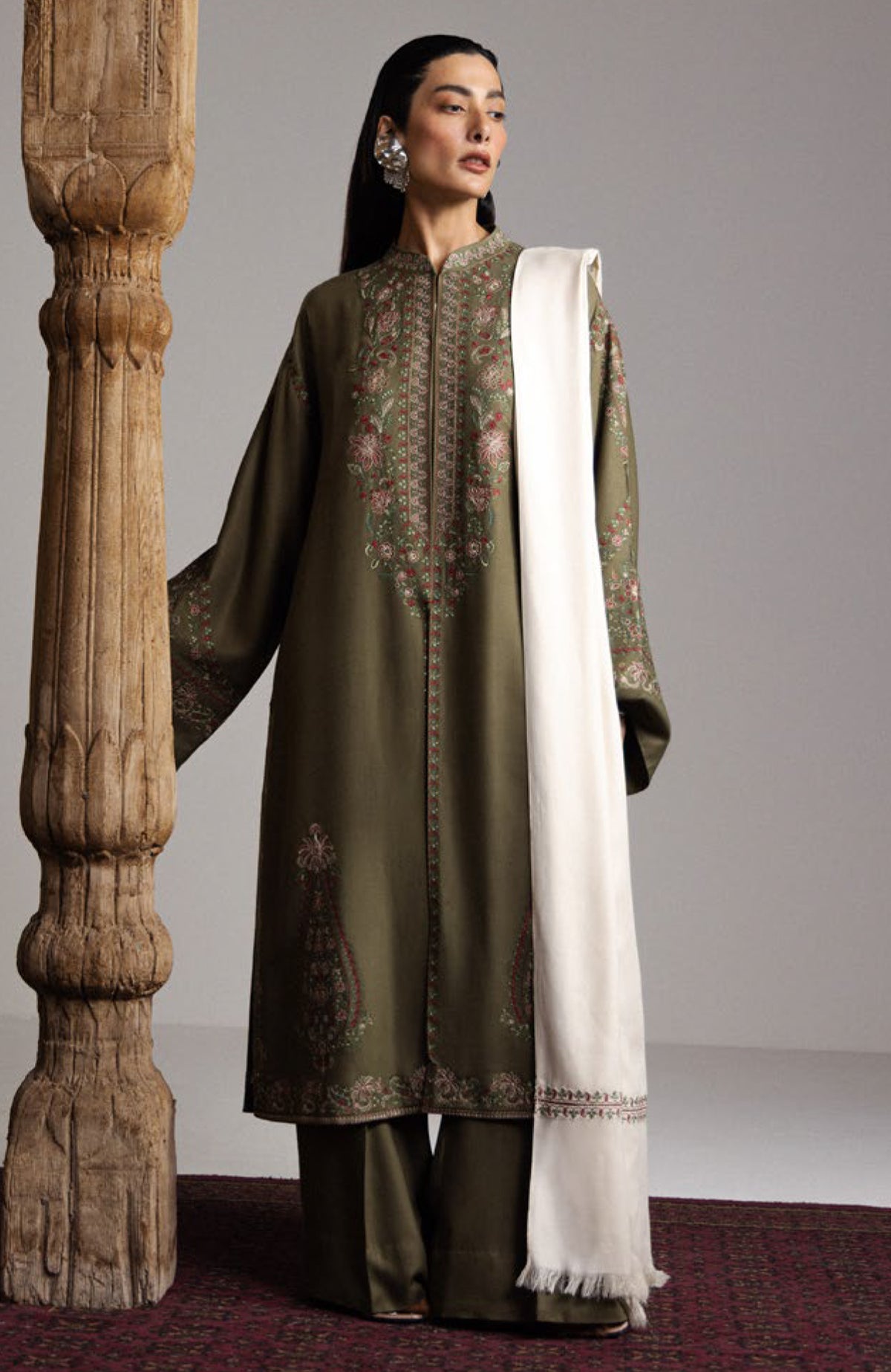 Saraab by Zara Shahjahan Unstitched Embroidered Marina 3 Piece Suit ZSJSRBW- CHINAR - Winter Collection