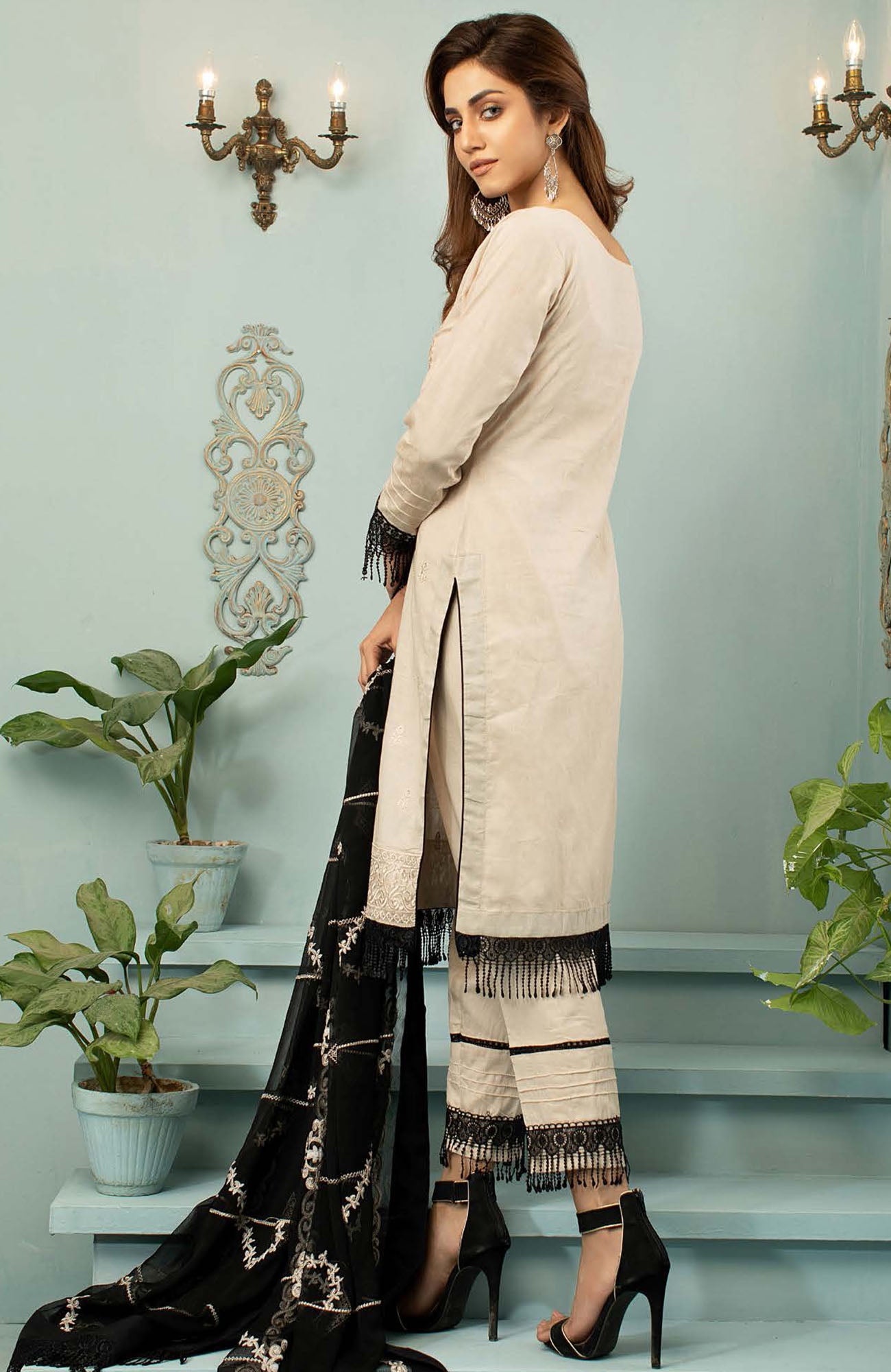 Samia Fine Threads Self Weaved Lawn'21 By AB Textiles